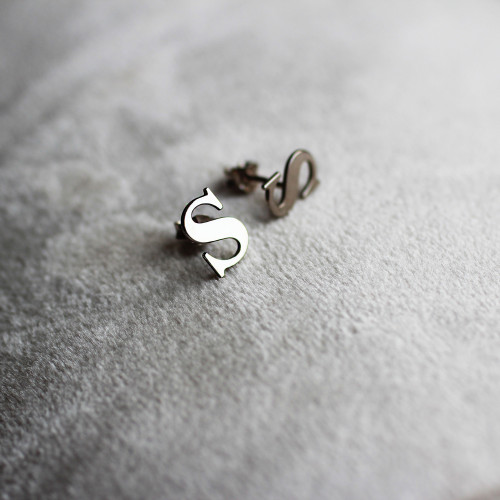 Glorria 925k Sterling Silver Custom Stud Initial Earrings Glorria 925k Sterling Silver Custom Stud Initial Earrings