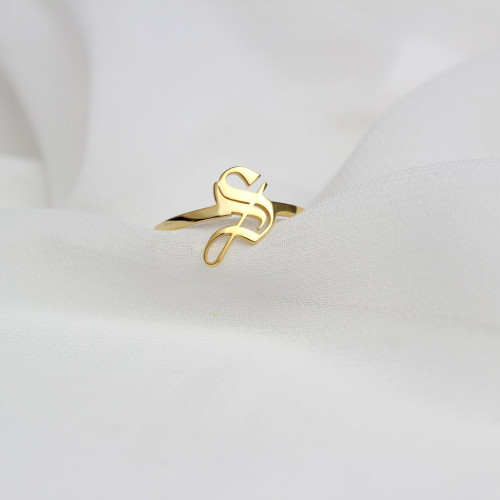 Glorria 925k Sterling Silver Personalized Gothic Initial Ring Glorria 925k Sterling Silver Personalized Gothic Initial Ring