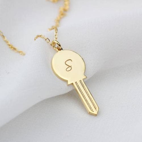 Glorria 925k Sterling Silver Personalized Initial Lock Necklace Glorria 925k Sterling Silver Personalized Initial Lock Necklace