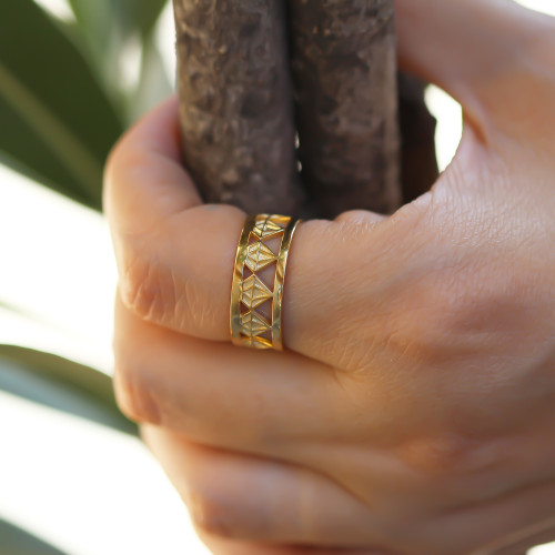 Glorria 925k Sterling Silver Diamond Cut Ring Glorria 925k Sterling Silver Diamond Cut Ring