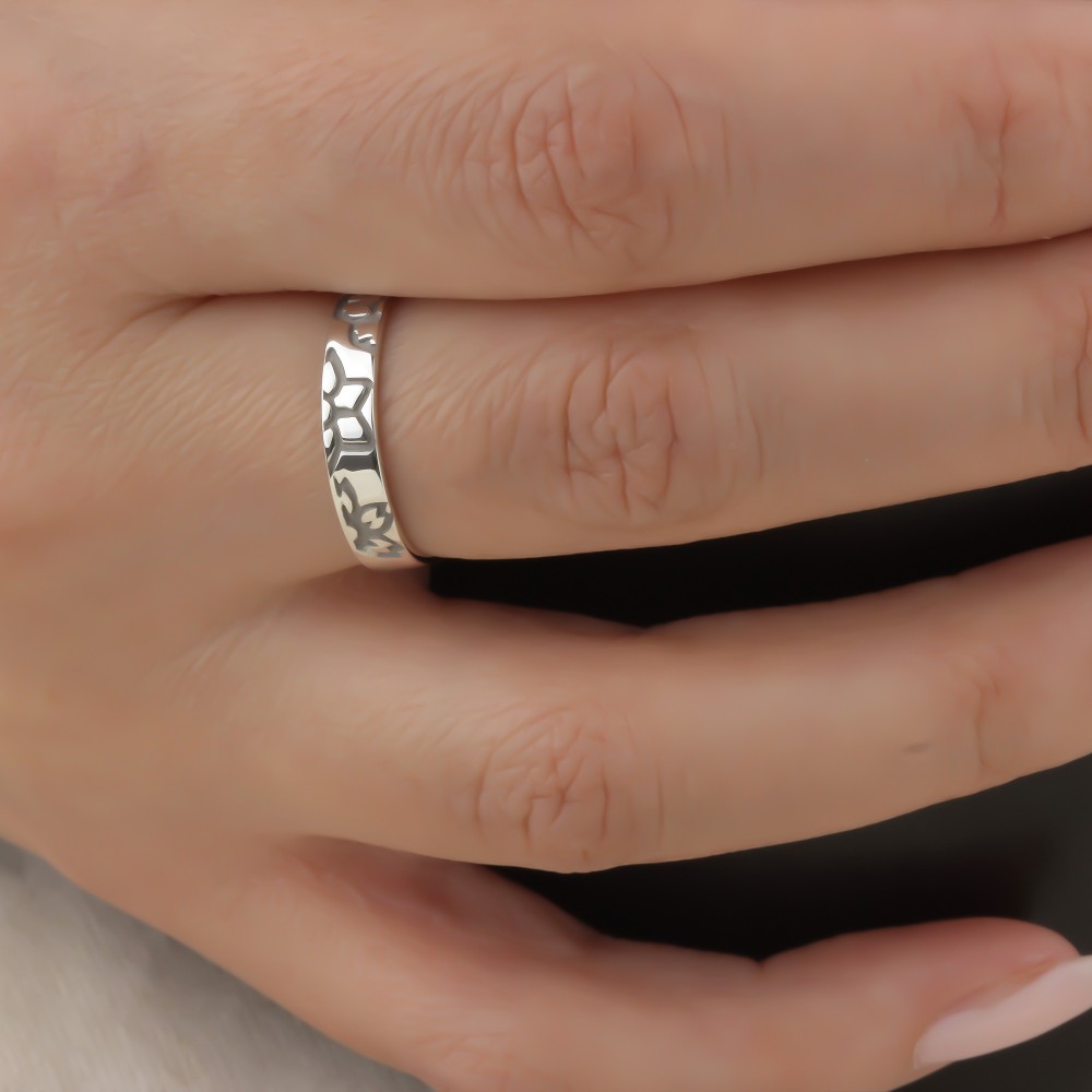 Glorria 925k Sterling Silver Personalized Birth Flower Minimalist Ring Glorria 925k Sterling Silver Personalized Birth Flower Minimalist Ring