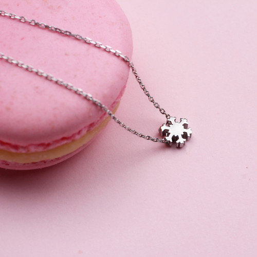 Glorria 925k Sterling Silver Snowflake Necklace Glorria 925k Sterling Silver Snowflake Necklace