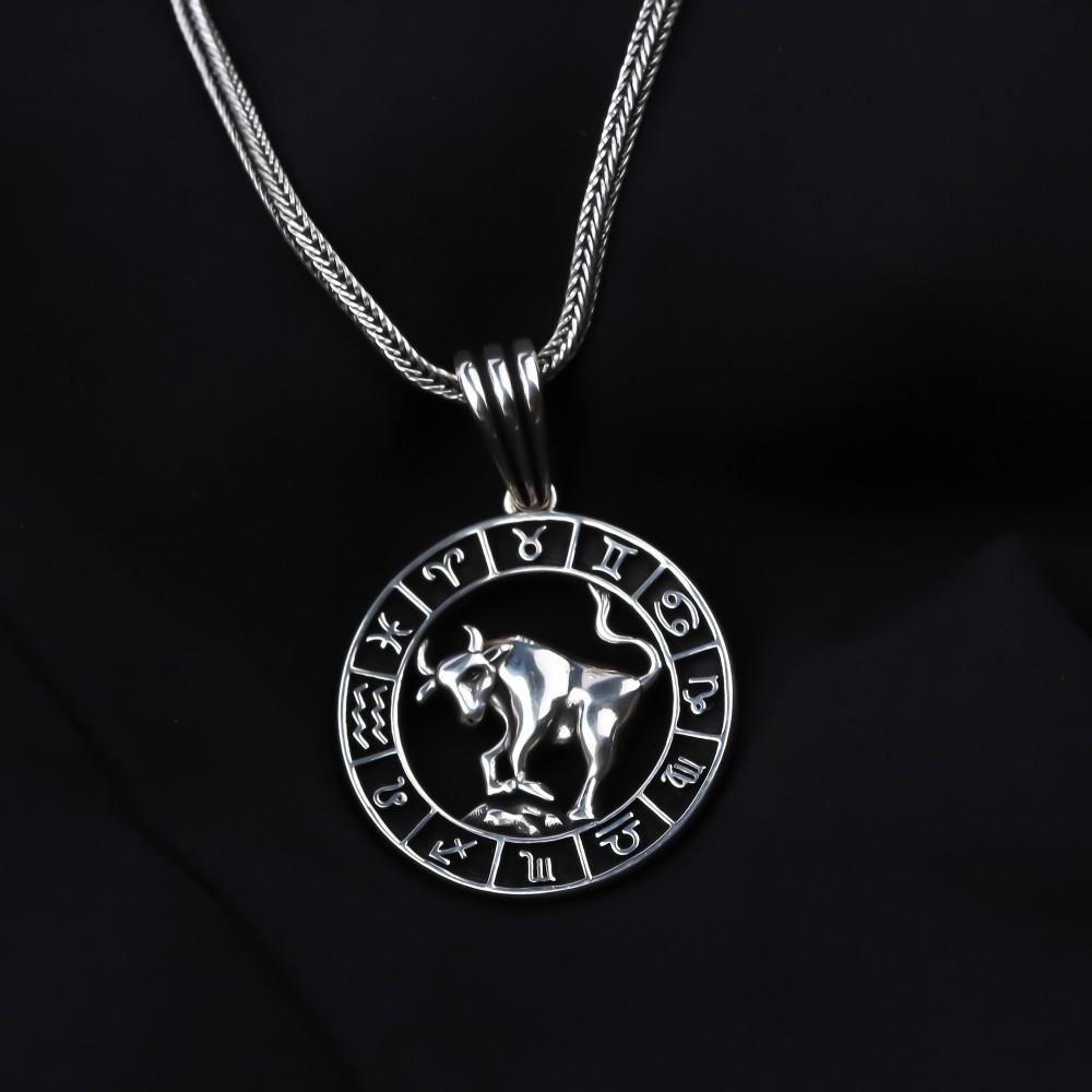 Glorria 925k Sterling Silver Men Taurus Necklace