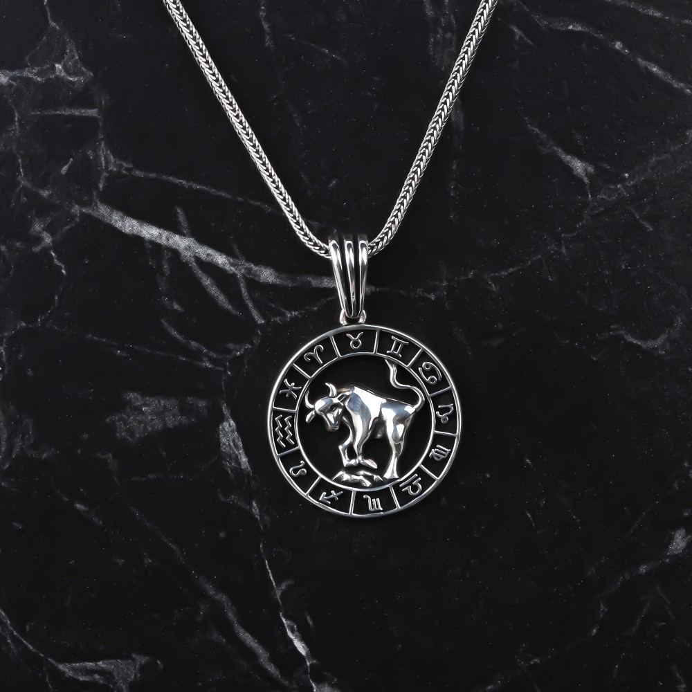 Glorria 925k Sterling Silver Men Taurus Necklace