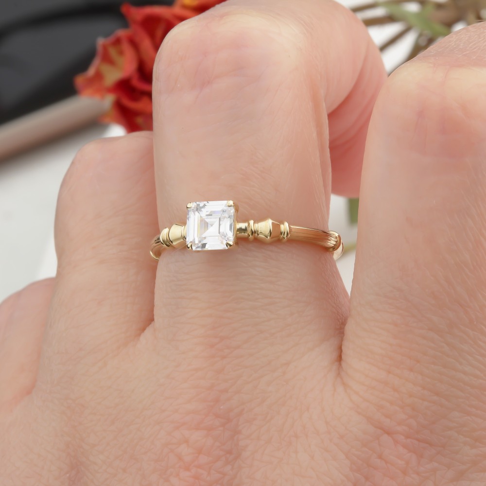 Glorria 14k Solid Gold Baguette Solitaire Ring