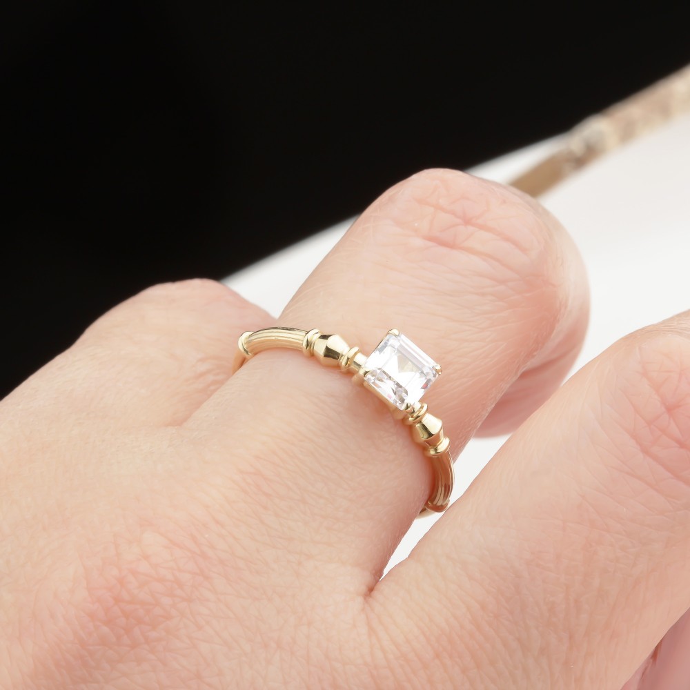 Glorria 14k Solid Gold Baguette Solitaire Ring