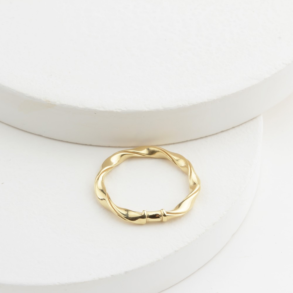 Glorria 14k Solid Gold Minimalist Wave Ring Glorria 14k Solid Gold Minimalist Wave Ring