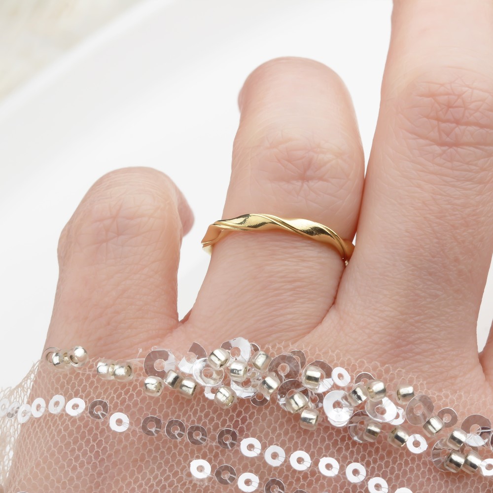 Glorria 14k Solid Gold Minimalist Wave Ring Glorria 14k Solid Gold Minimalist Wave Ring