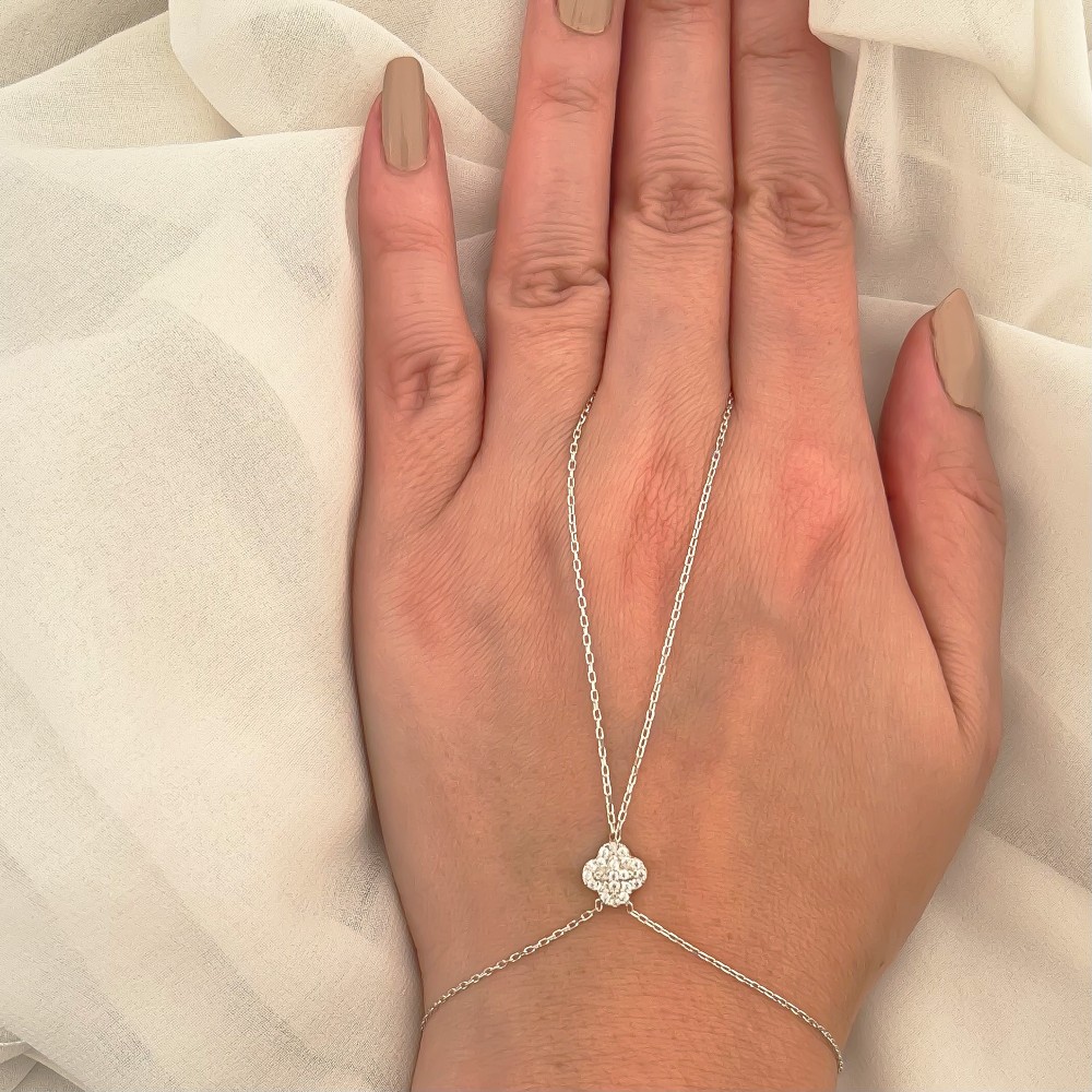 Glorria Sterling Silver Clover Hand Chain Bracelet Glorria Sterling Silver Clover Hand Chain Bracelet