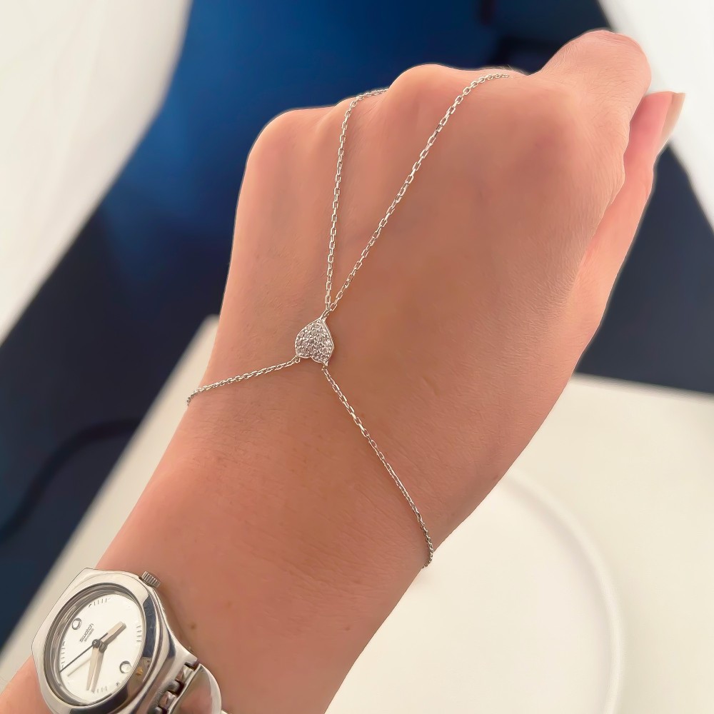 Glorria Sterling Silver Heart Hand Chain Bracelet Glorria Sterling Silver Heart Hand Chain Bracelet