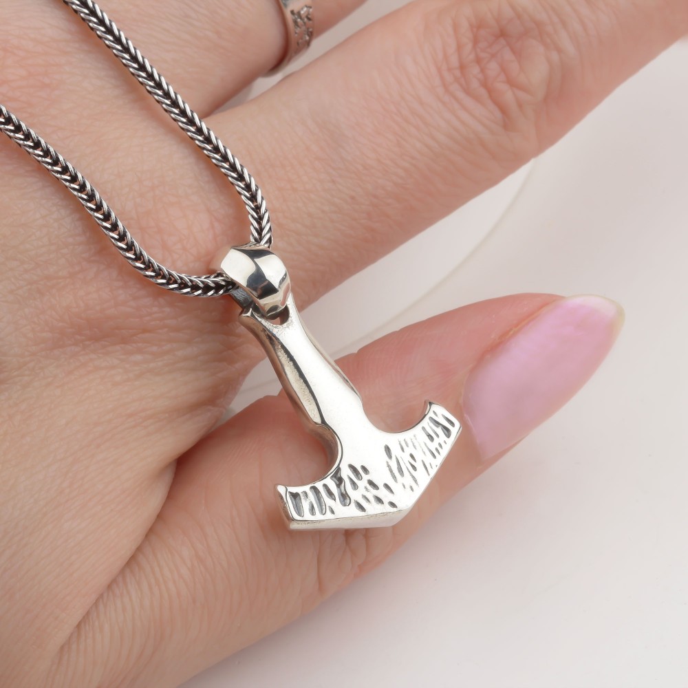 Glorria Sterling Silver Viking Mjölnir Hammer Necklace Glorria Sterling Silver Viking Mjölnir Hammer Necklace
