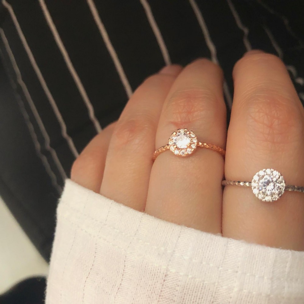 Glorria 925k Sterling Silver Round Anthurage Ring Glorria 925k Sterling Silver Round Anthurage Ring