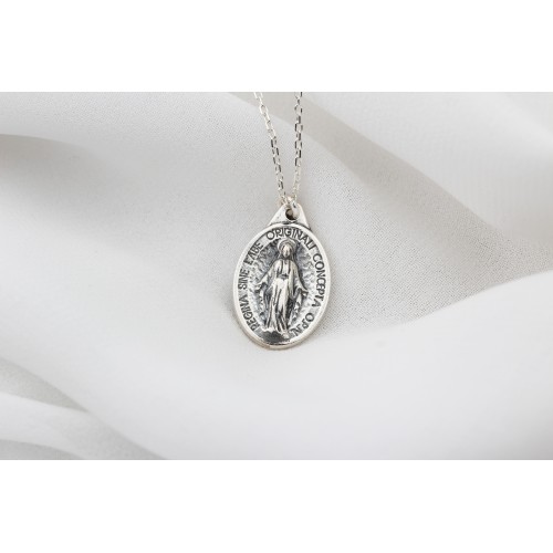 Glorria 925k Sterling Silver Virgin Mary Necklace Glorria 925k Sterling Silver Virgin Mary Necklace