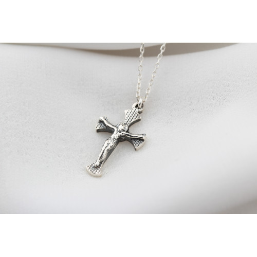 Glorria 925k Sterling Silver Cross Necklace